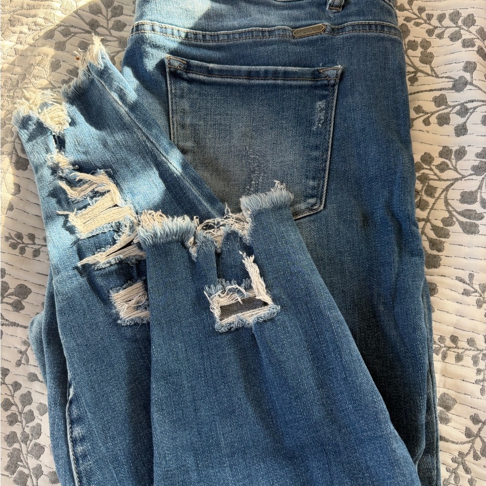 Women’s Plus Size Blue Distressed Jeans - Picture 5 of 6
